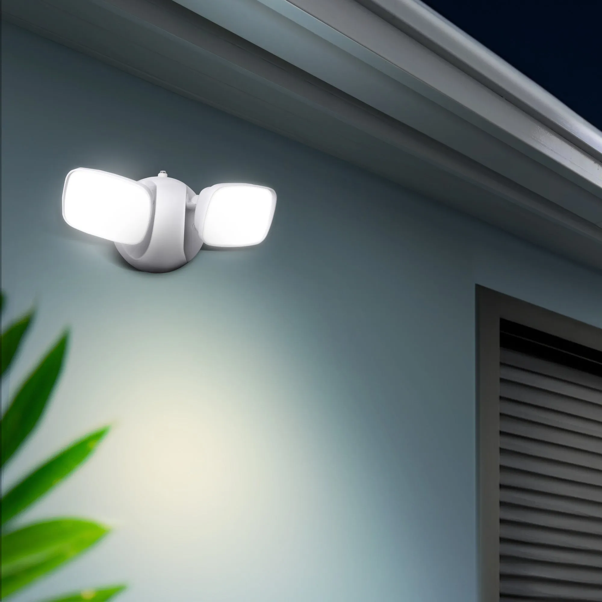 28W Daylight (5000K) Dusk to Dawn Photocell Sensor Outdoor Integrated LED Security Dual Head Flood Area Light