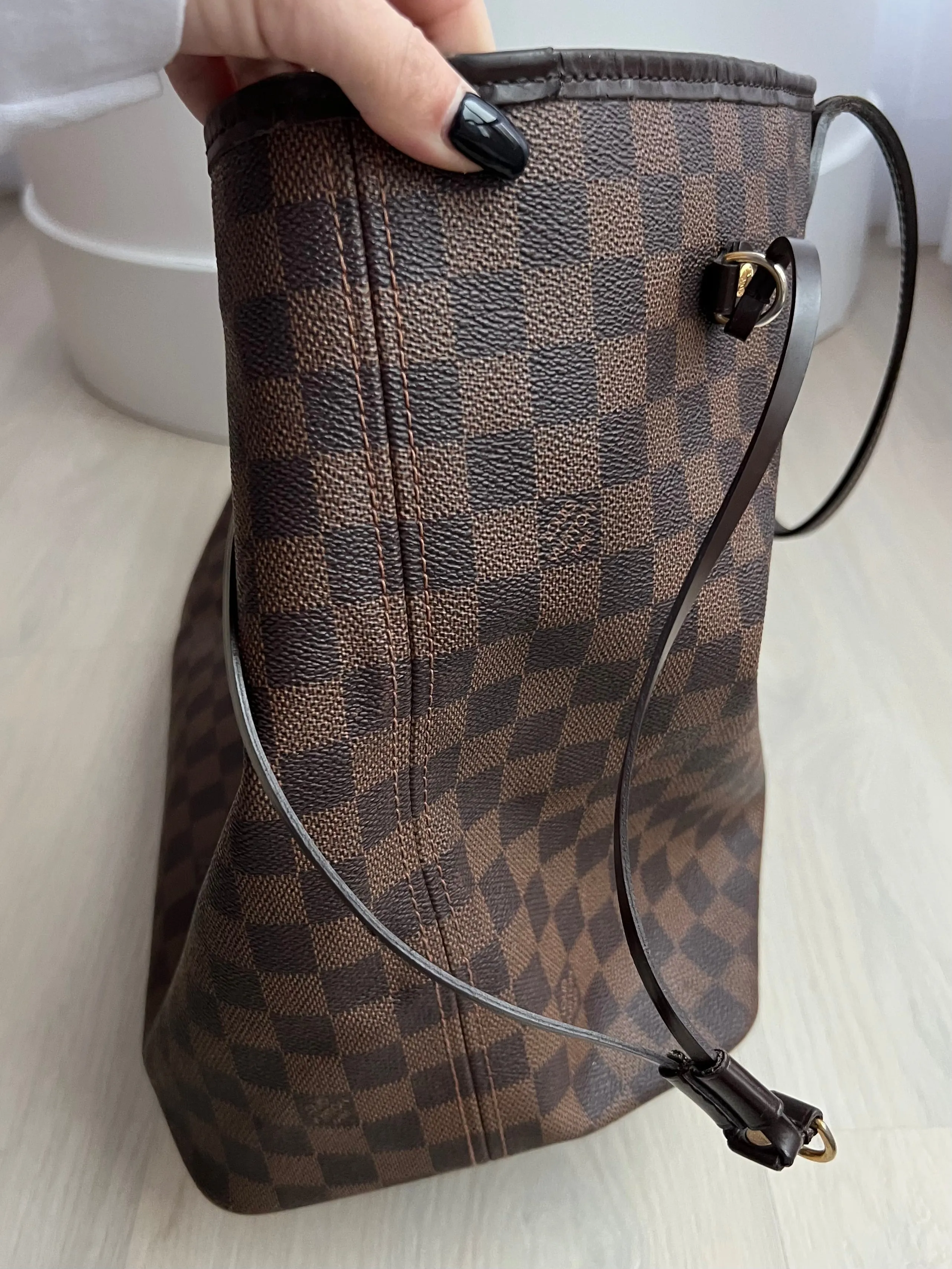 Louis Vuitton Neverfull Bag