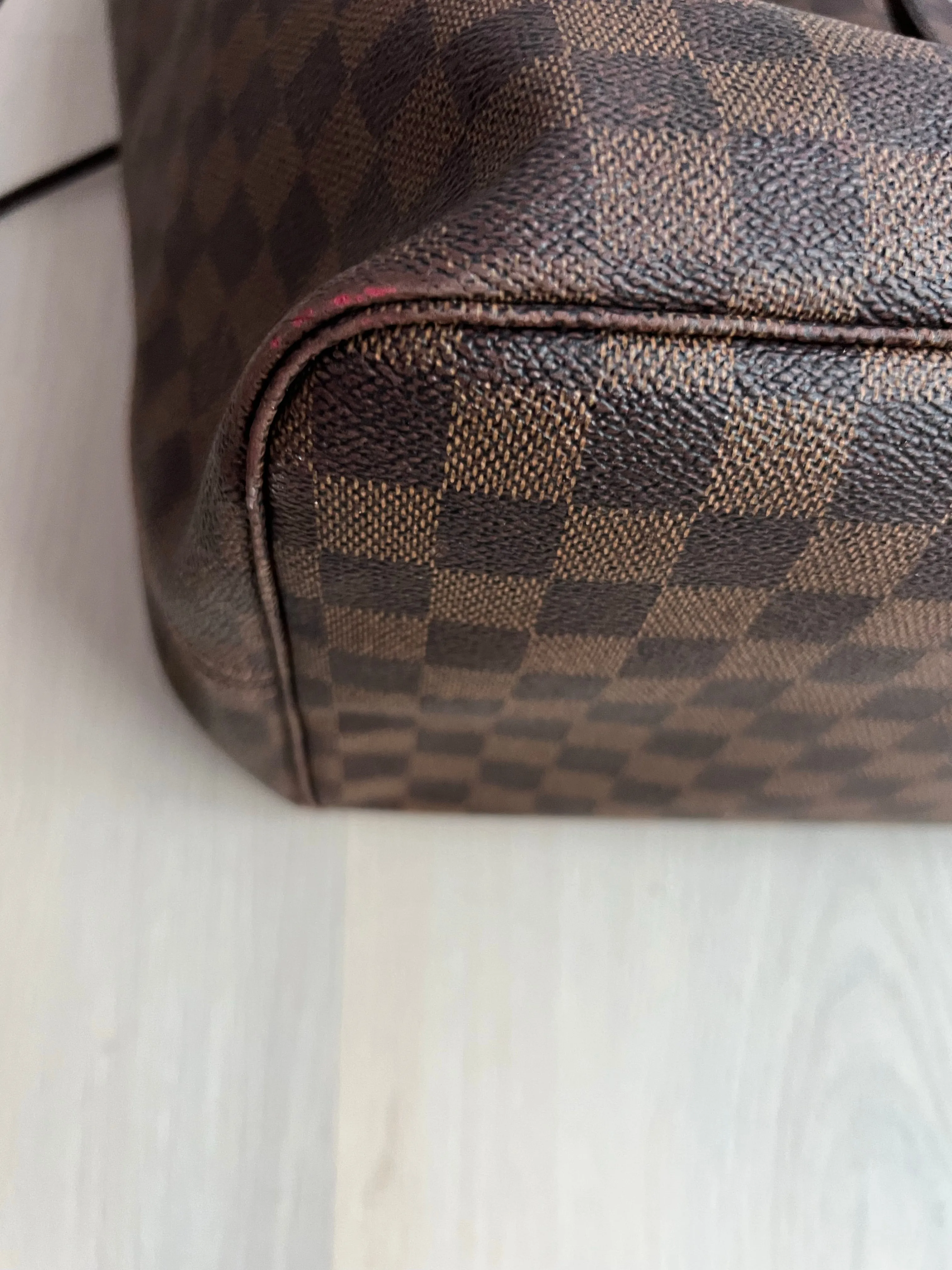 Louis Vuitton Neverfull Bag