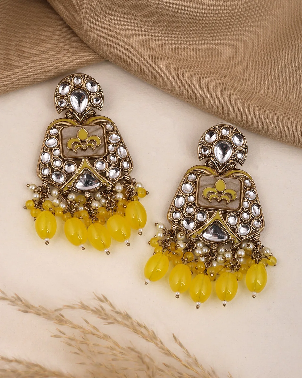 Pihika Kundan Danglers-M