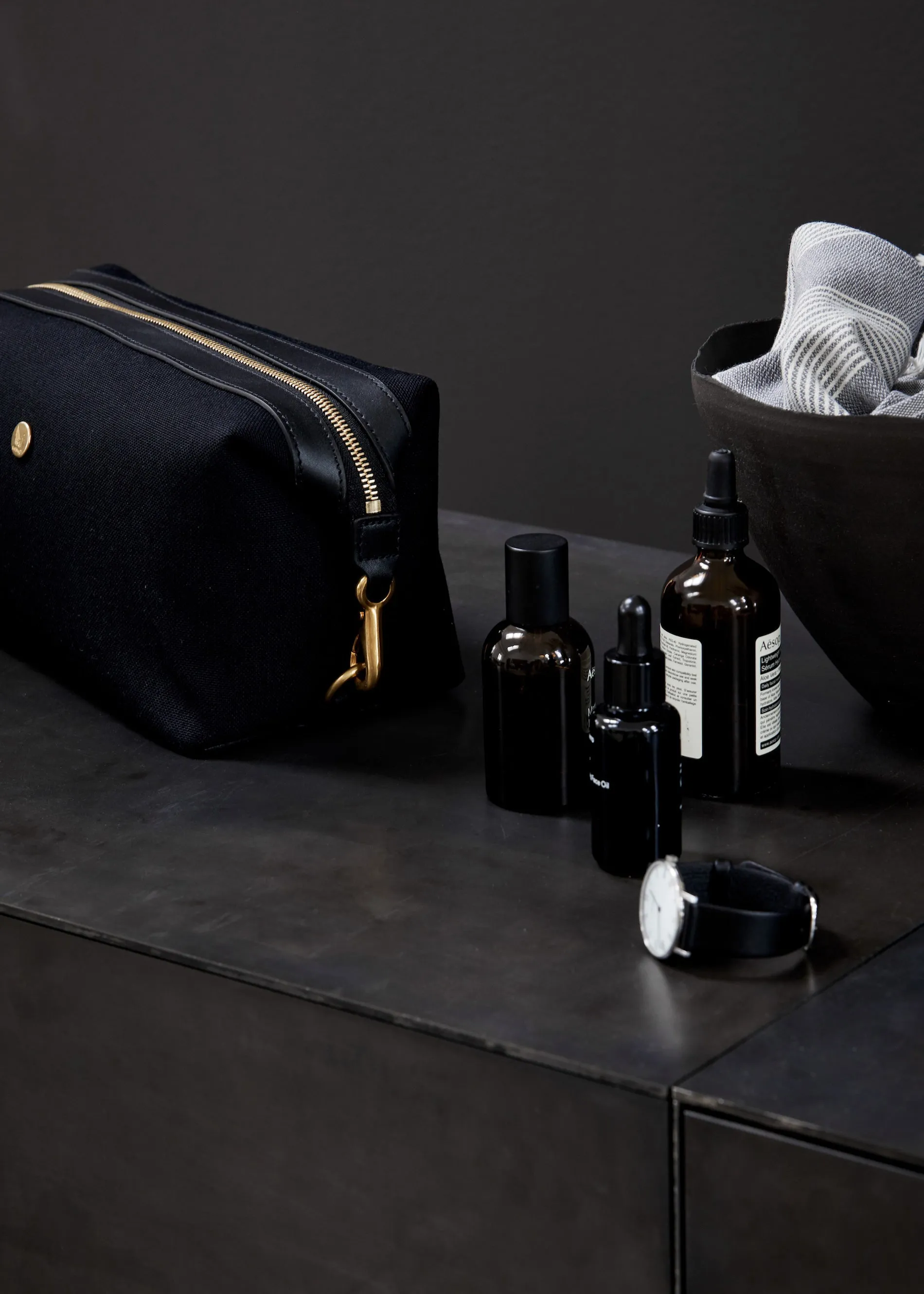 Washbag, Leather - Black/Black