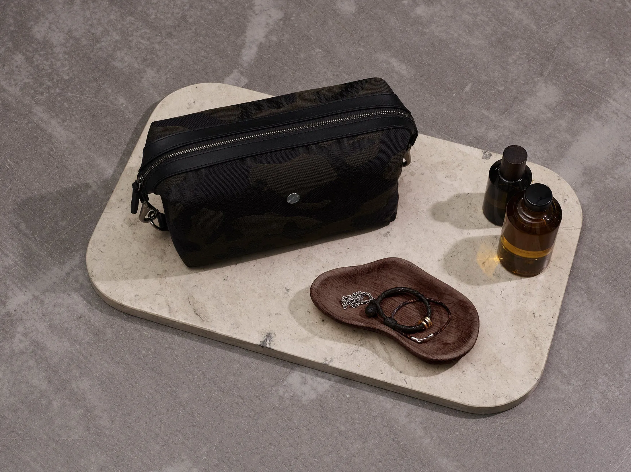 Washbag, Leather - Black/Black